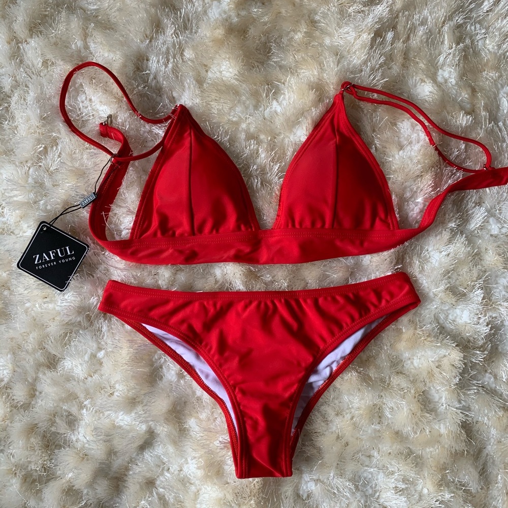 Red bikini set